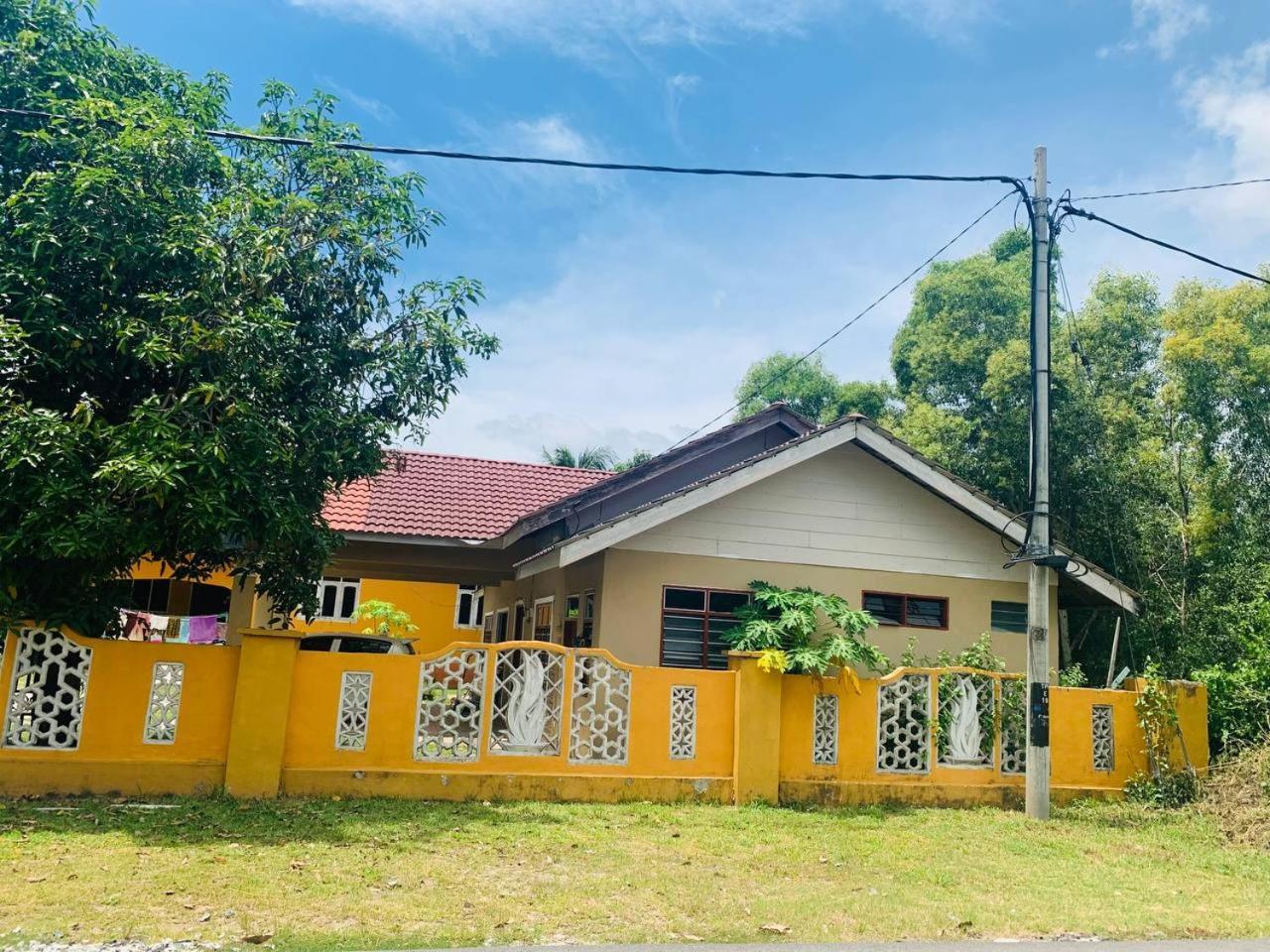 Nabilah Homestay, Besut Kampung Raja Екстер'єр фото